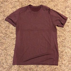 lululemon t-shirt